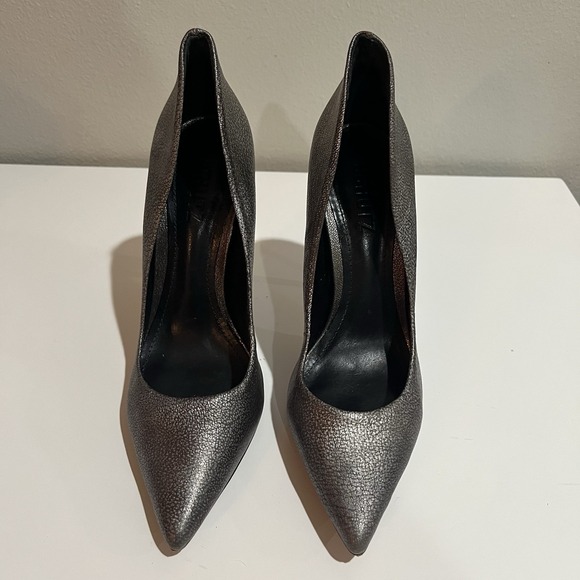 Schutz Women's Matte Metallic Grey Silver Leather Stiletto Pumps Sz 7 Point Toe - Picture 2 of 10